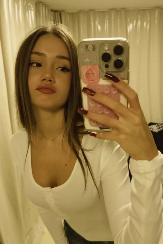 Carme, 25 años, soltera en Vigo, Casco Vello